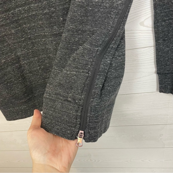 CALIA By Carrie Underwood Outfit Set Gray Two Piece Leggings Size Small - Picture 10 of 11